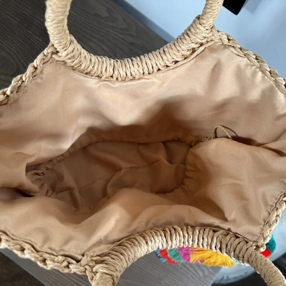 Woven Straw Tote Bag w/ Round Handles & Pom-Pom Tassel  -  Beach / Market Bag - Picture 6 of 8